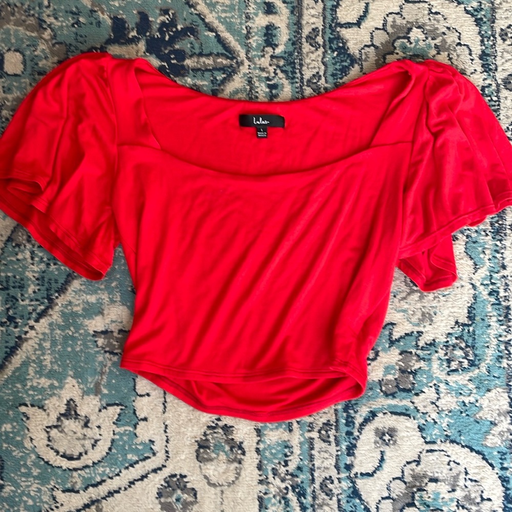 Crop top with short sleeves